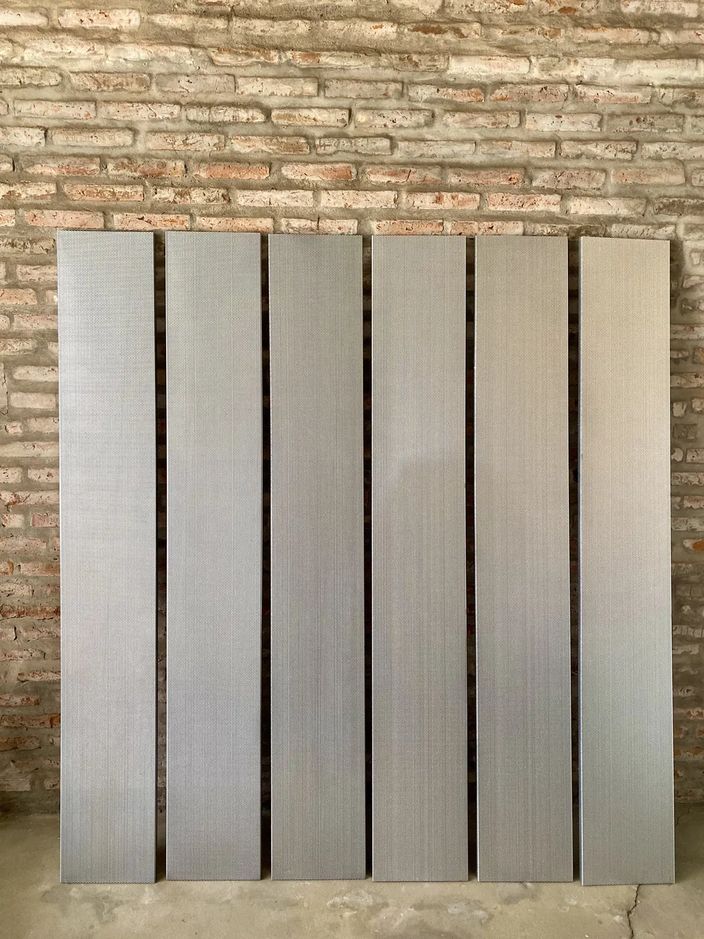 Placas perforadas plegadas listas para entrega